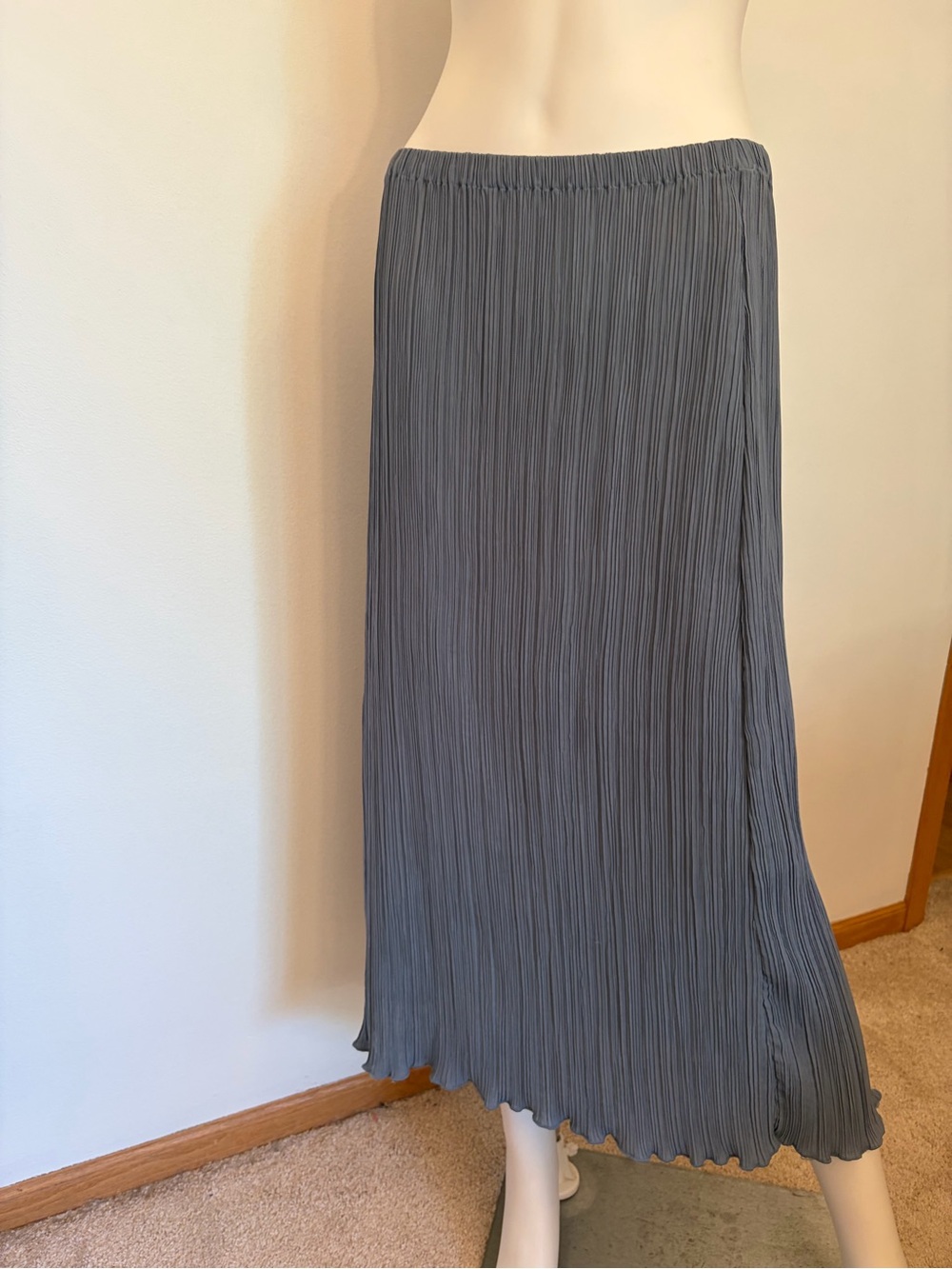 #816 Madewell Pretty Pleated Maxi Skirt in teal blue